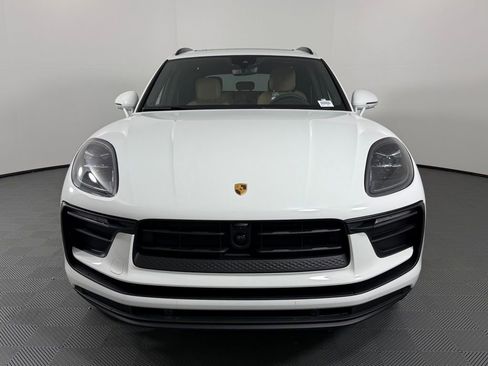 Certified 2026 Porsche Macan AWD/4WD image 10