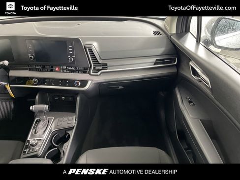 Used 2025 Kia Sportage LX image 16