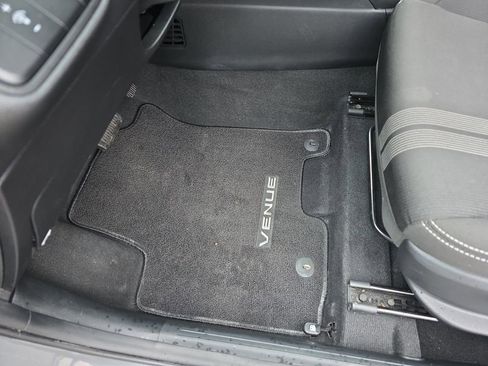 Used 2023 Hyundai Venue SEL w/ Cargo Package FWD image 17