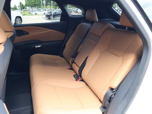 Used 2025 Lexus RX 350 Premium w/ Accessory Package (Z1) FWD image 36
