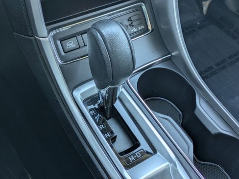 Used 2022 Subaru Ascent Limited w/ Technology Package image 16