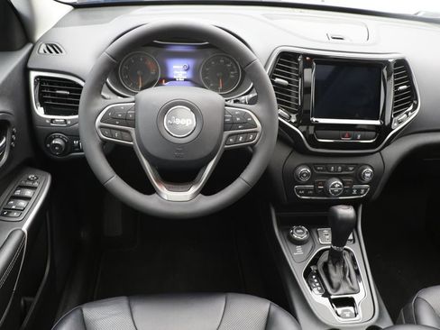 Used 2022 Jeep Cherokee Limited image 11