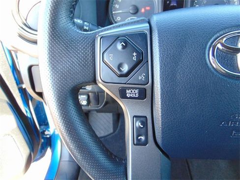 Used 2017 Toyota Tacoma image 18