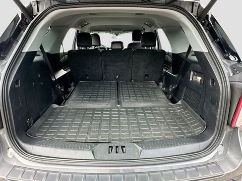 Used 2022 Ford Explorer XLT w/ Equipment Group 202A AWD/4WD image 27