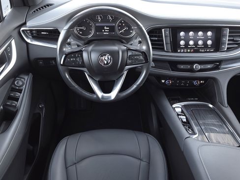 Used 2023 Buick Enclave Essence w/ Sport Touring Edition image 12