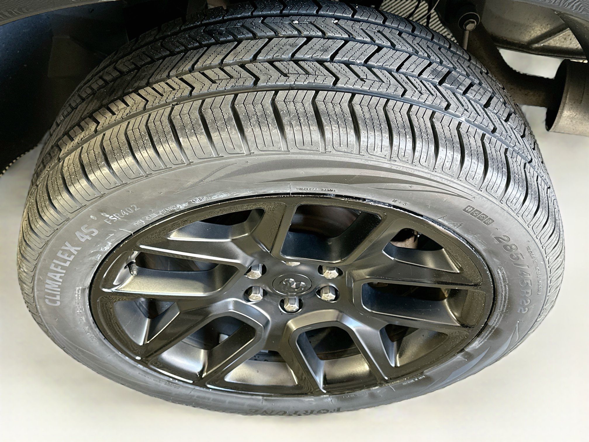 Used 2023 RAM 1500 Laramie AWD/4WD image 11