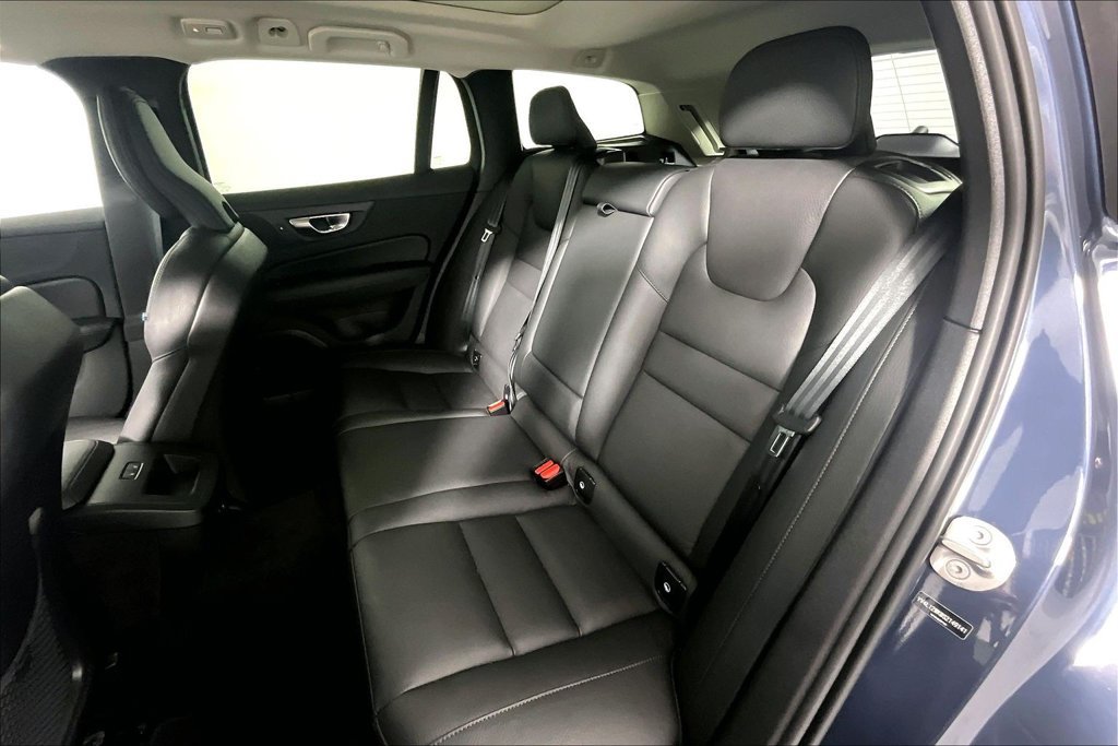 Used 2025 Volvo V60 B5 Cross Country Plus AWD/4WD image 26