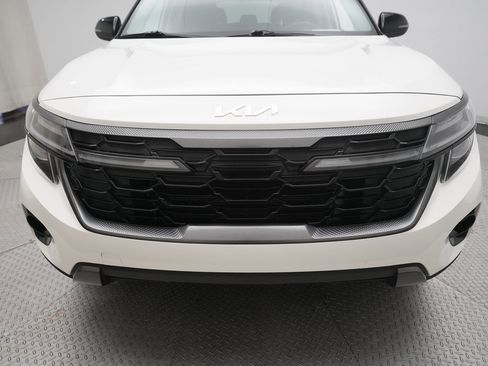Certified 2024 Kia Seltos X-Line image 21