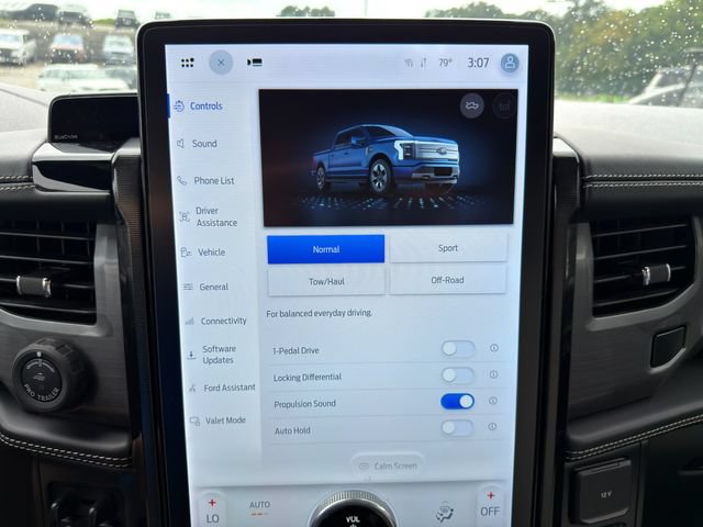 Used 2022 Ford F150 Lightning Platinum AWD/4WD image 39