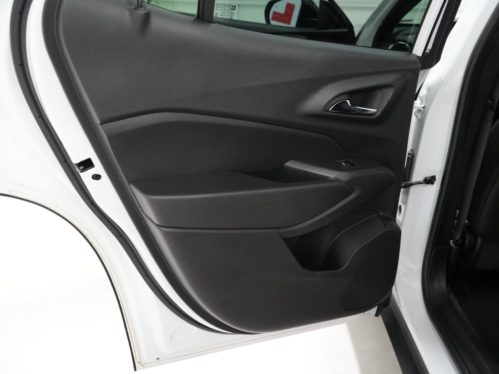 Used 2025 Chevrolet Trax RS w/ Driver Confidence Package FWD image 9