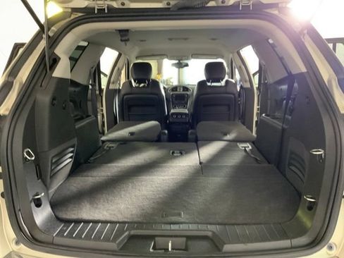 Used 2014 Buick Enclave Leather AWD/4WD image 37