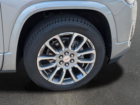 Used 2023 GMC Acadia Denali w/ Denali Technology Package FWD image 6