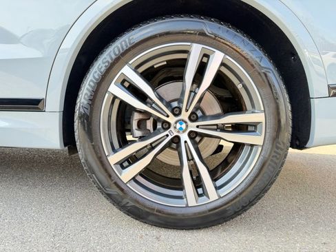 Used 2023 BMW X7 xDrive40i w/ M Sport Package AWD/4WD image 36