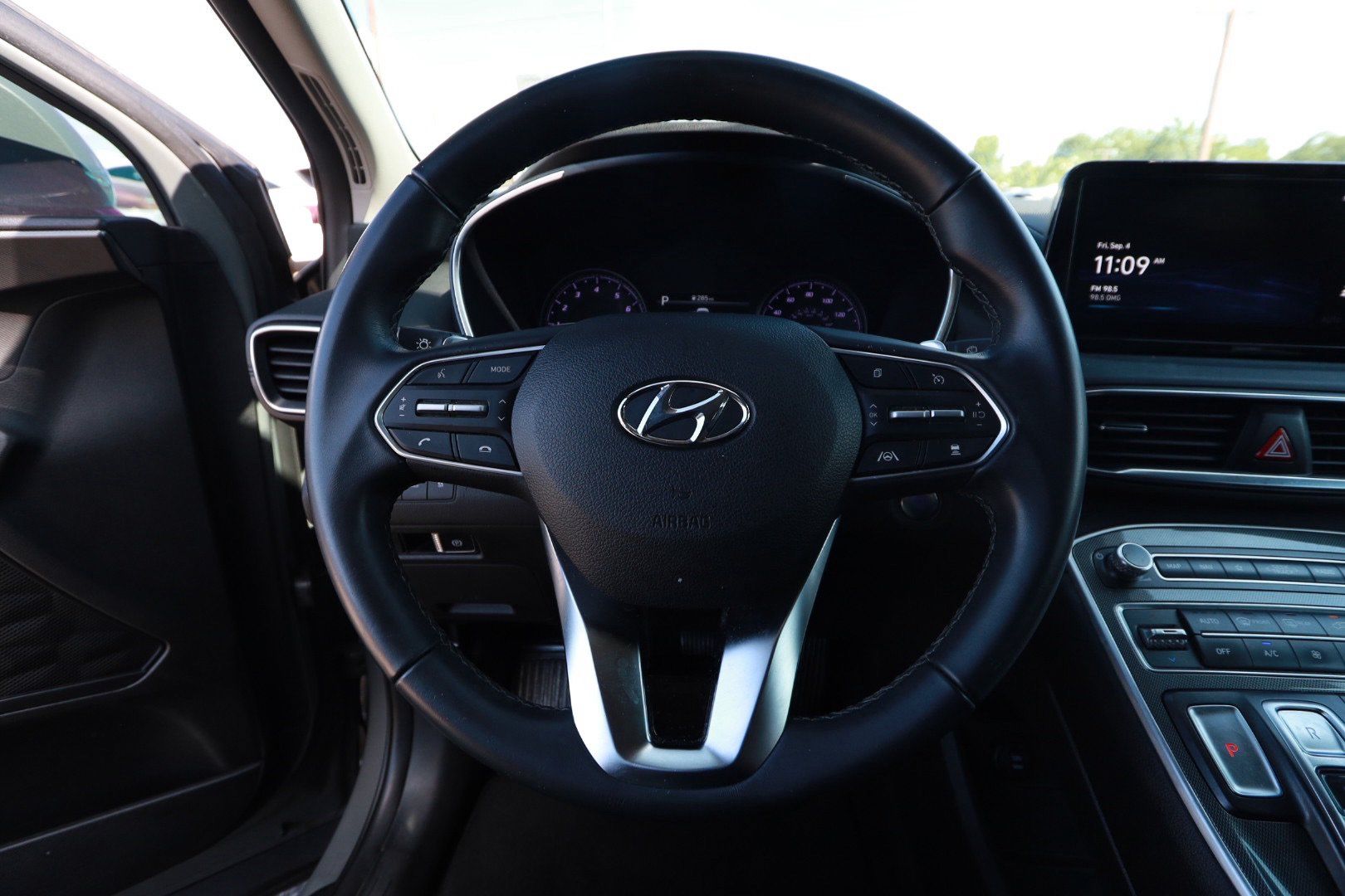 Used 2023 Hyundai Santa Fe SEL w/ Cargo Package FWD image 10
