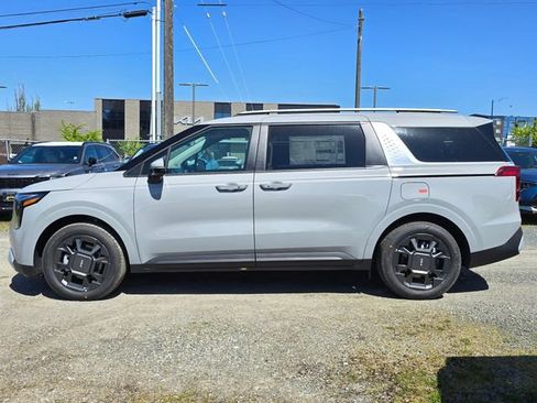 New 2026 Kia Carnival EX FWD image 2
