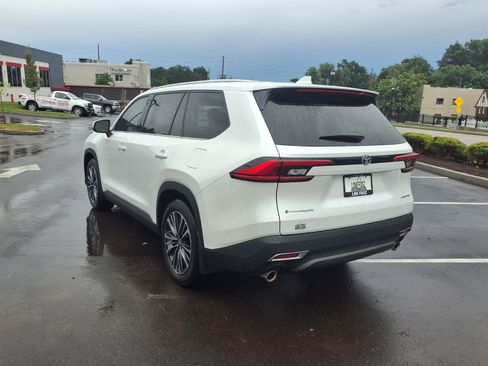 Used 2024 Toyota Grand Highlander AWD Hybrid image 30