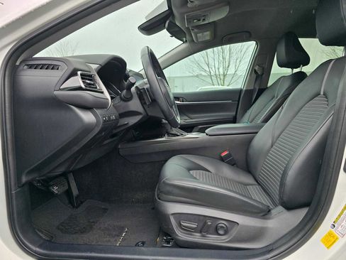 Certified 2022 Toyota Camry SE image 23