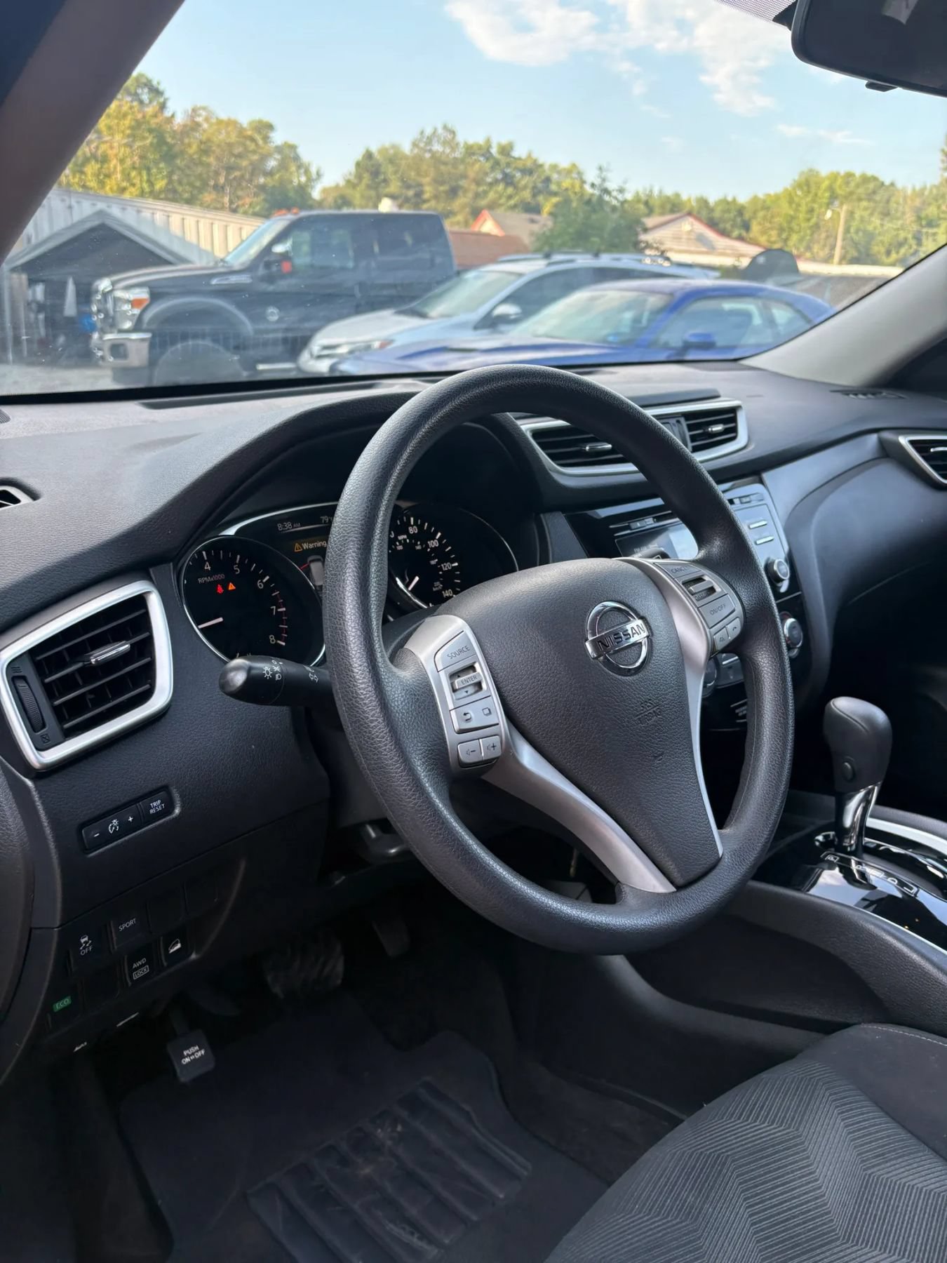 Used 2016 Nissan Rogue S AWD/4WD image 12