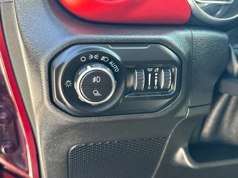 Used 2021 Jeep Gladiator Rubicon AWD/4WD image 24