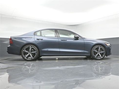 Used 2024 Volvo S60 B5 Ultimate image 40