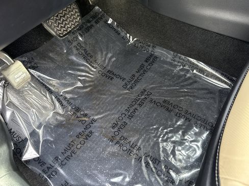 Used 2015 Lexus CT 200h w/ Navigation Package image 17