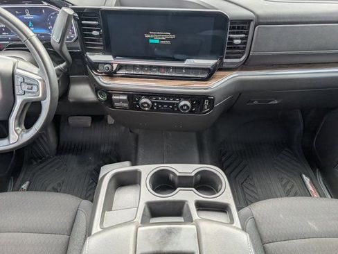 Used 2024 Chevrolet Silverado 1500 RST AWD/4WD image 7