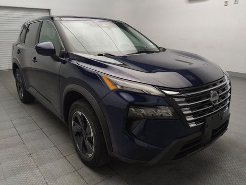 Used 2024 Nissan Rogue SV AWD/4WD image 13