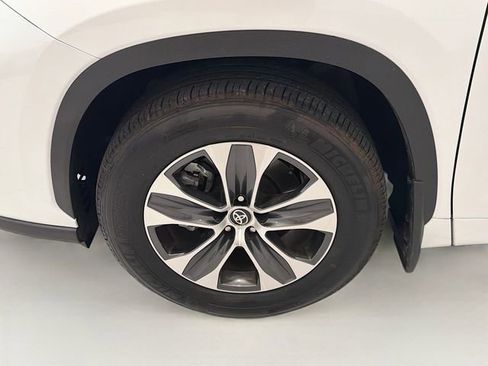 Certified 2026 Toyota Highlander XLE AWD/4WD image 25