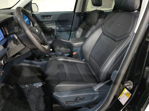 New 2025 Ford Maverick Lariat w/ Black Appearance Package image 21