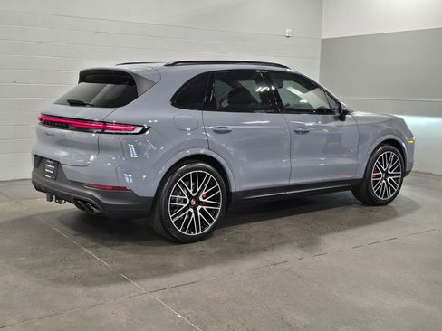 New 2026 Porsche Cayenne S image 7