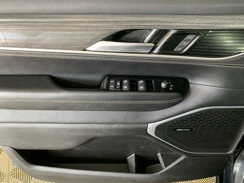 Used 2023 Jeep Wagoneer L Series II AWD/4WD image 31