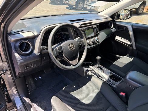 Used 2018 Toyota RAV4 LE w/ All Weather Liner Package AWD/4WD image 15