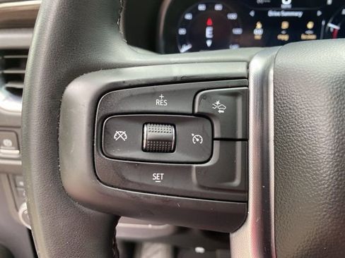 Used 2024 GMC Yukon XL SLE AWD/4WD image 18