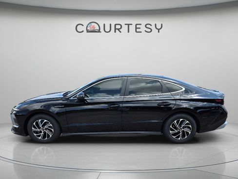 New 2026 Hyundai Sonata Blue FWD image 2