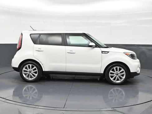 Used 2019 Kia Soul + FWD image 6
