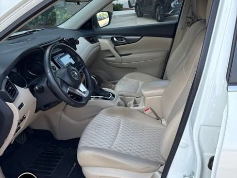 Used 2019 Nissan Rogue SV w/ Sun & Sound Touring Package AWD/4WD image 8