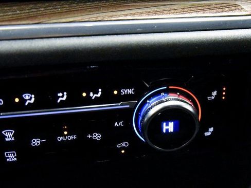 Used 2023 GMC Sierra 1500 Elevation image 24