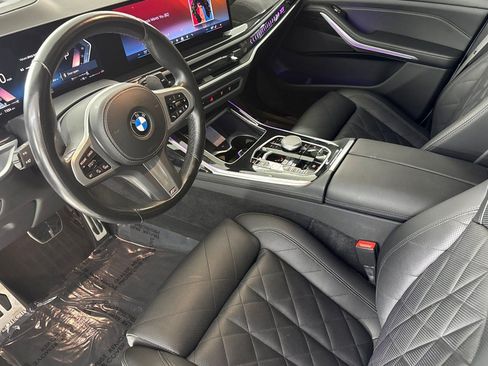 Used 2024 BMW X7 xDrive40i w/ M Sport Package AWD/4WD image 4
