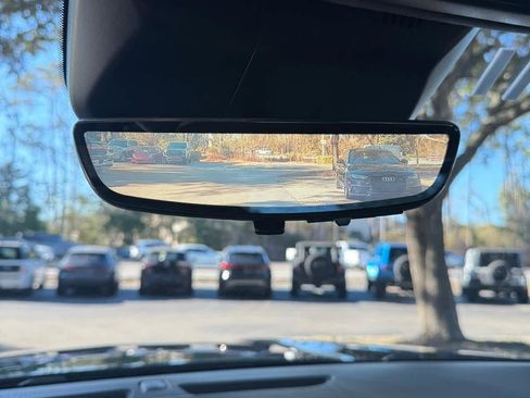 Used 2024 Cadillac Escalade Premium Luxury Platinum image 28