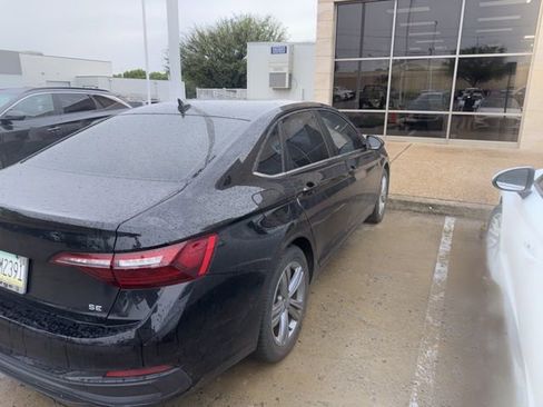 Used 2022 Volkswagen Jetta SE image 5