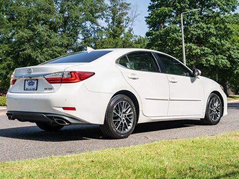 Used 2017 Lexus ES 350 w/ Luxury Package FWD image 5