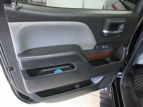 Used 2018 GMC Sierra 1500 SLT image 30