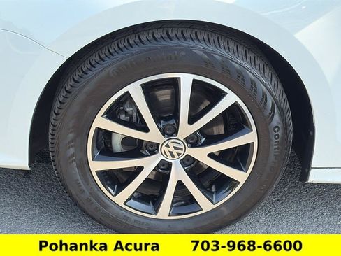 Used 2017 Volkswagen Jetta SE FWD image 30