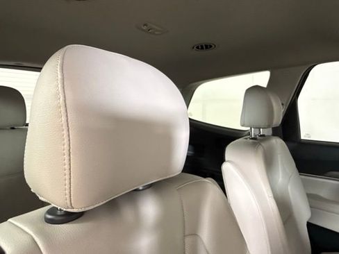 Used 2022 Kia Telluride EX w/ EX Premium Package image 26