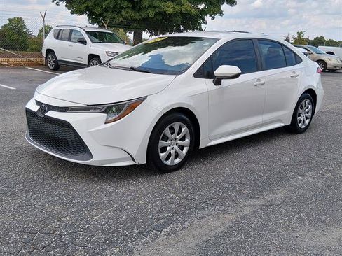 Used 2020 Toyota Corolla LE FWD image 7