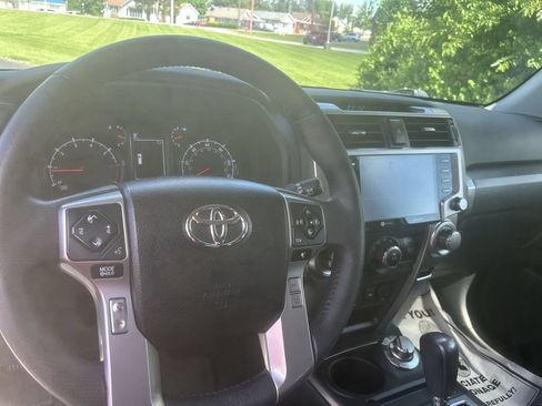 Used 2023 Toyota 4Runner SR5 AWD/4WD image 9