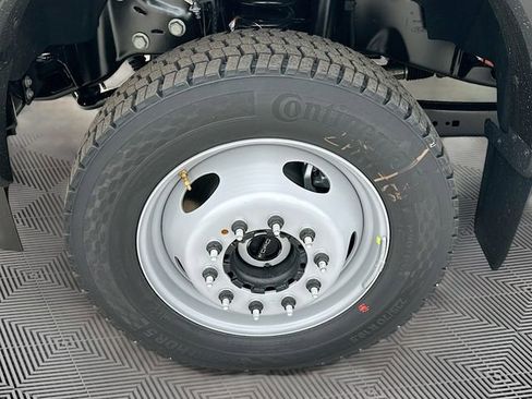 New 2026 Ford F550 4x4 Supercab Super Duty image 17