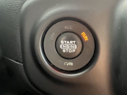 Used 2021 Jeep Wrangler Unlimited Rubicon w/ Cold Weather Group AWD/4WD image 24