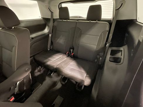 Used 2023 GMC Acadia SLE w/ Driver Convenience Package image 18