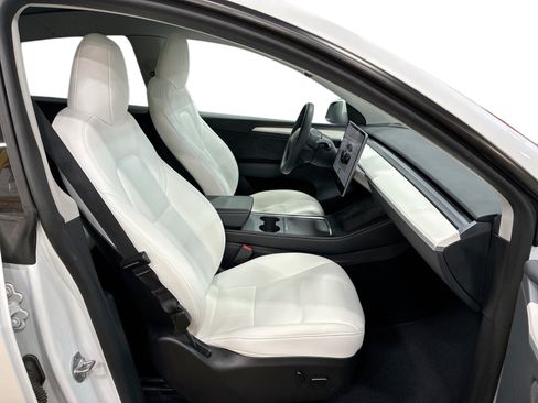 Certified 2023 Tesla Model Y Long Range AWD/4WD image 13